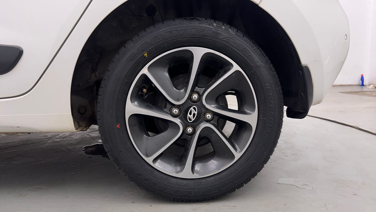 Used 2017 Hyundai Grand i10 Asta 1.2 Kappa VTVT Petrol Manual tyres LEFT REAR TYRE RIM VIEW