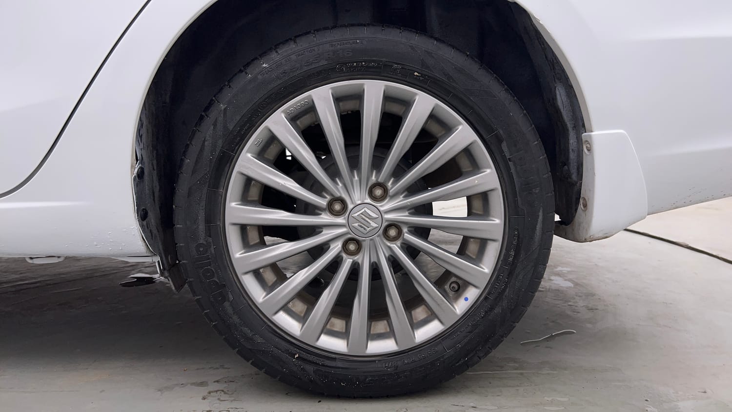 Used 2015 Maruti Suzuki Ciaz ZXI+ Petrol Manual tyres LEFT REAR TYRE RIM VIEW