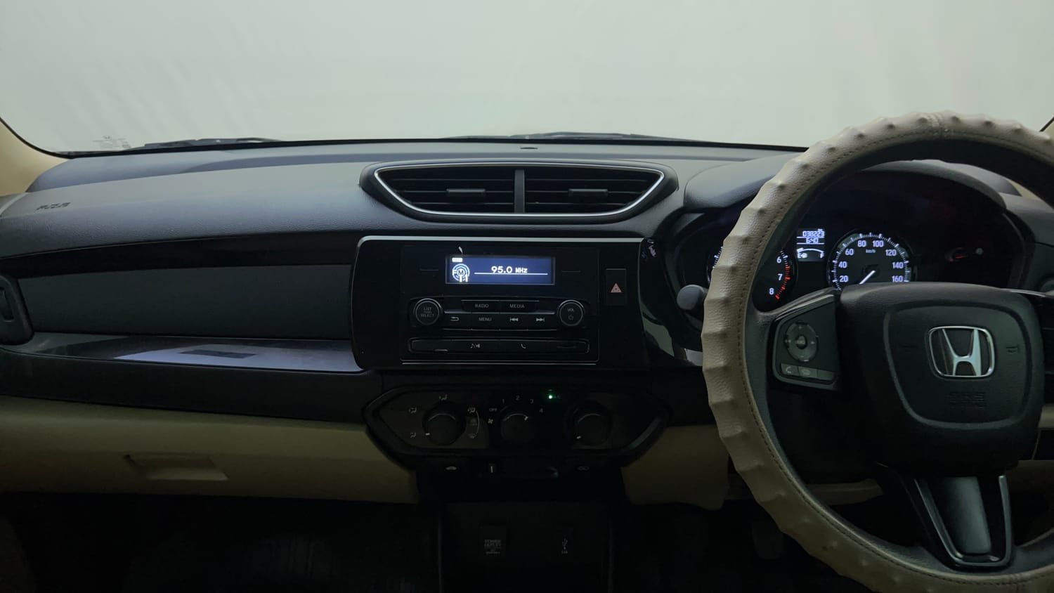 Used 2020 Honda Amaze 1.2 S MT Petrol Petrol Manual interior MUSIC SYSTEM & AC CONTROL VIEW