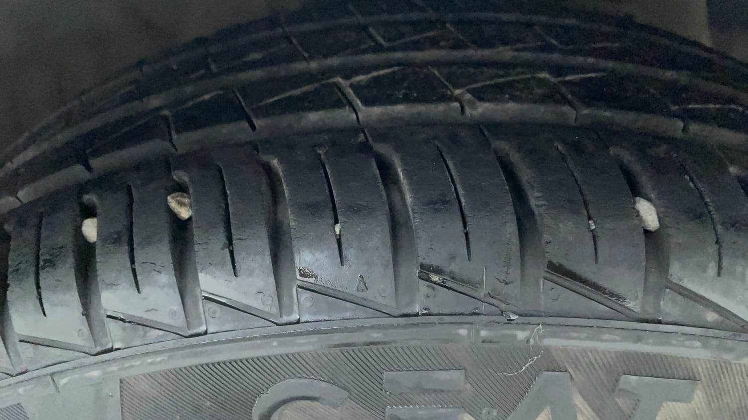 Used 2024 Hyundai Grand i10 Nios Era 1.2 Kappa Petrol Manual tyres RIGHT FRONT TYRE TREAD VIEW