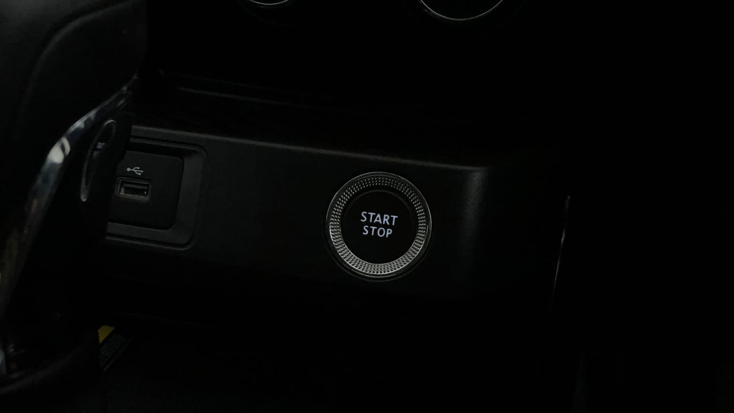 Used 2021 Renault Kiger RXZ Turbo CVT Petrol Automatic top_features Keyless start