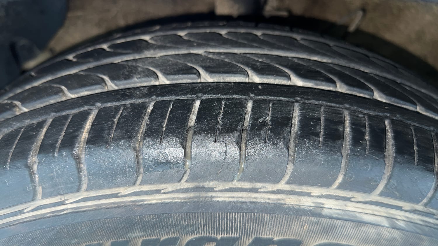 Used 2022 Hyundai Grand i10 Nios Sportz 1.2 Kappa VTVT Petrol Manual tyres LEFT FRONT TYRE TREAD VIEW