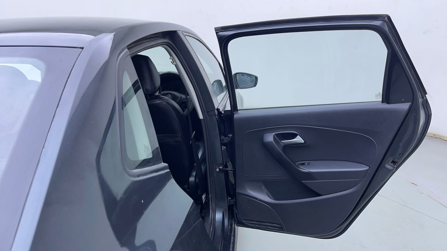 Used 2018 Volkswagen Ameo Comfortline 1.0L (P) Petrol Manual interior RIGHT REAR DOOR OPEN VIEW