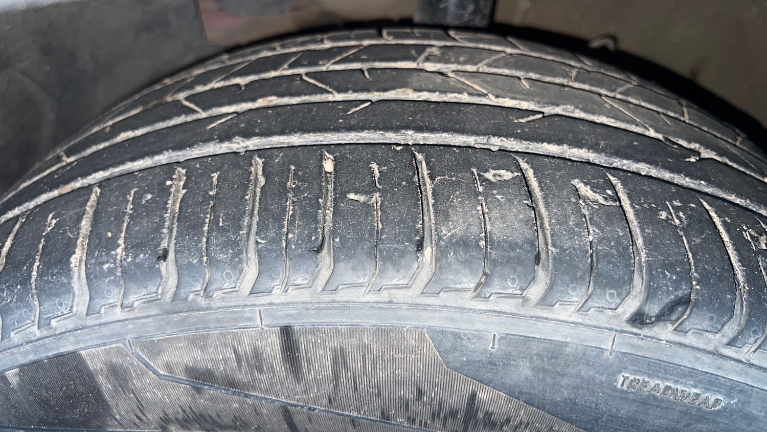 Used 2019 Hyundai Venue SX Plus 1.0 Turbo DCT Petrol Automatic tyres LEFT FRONT TYRE TREAD VIEW