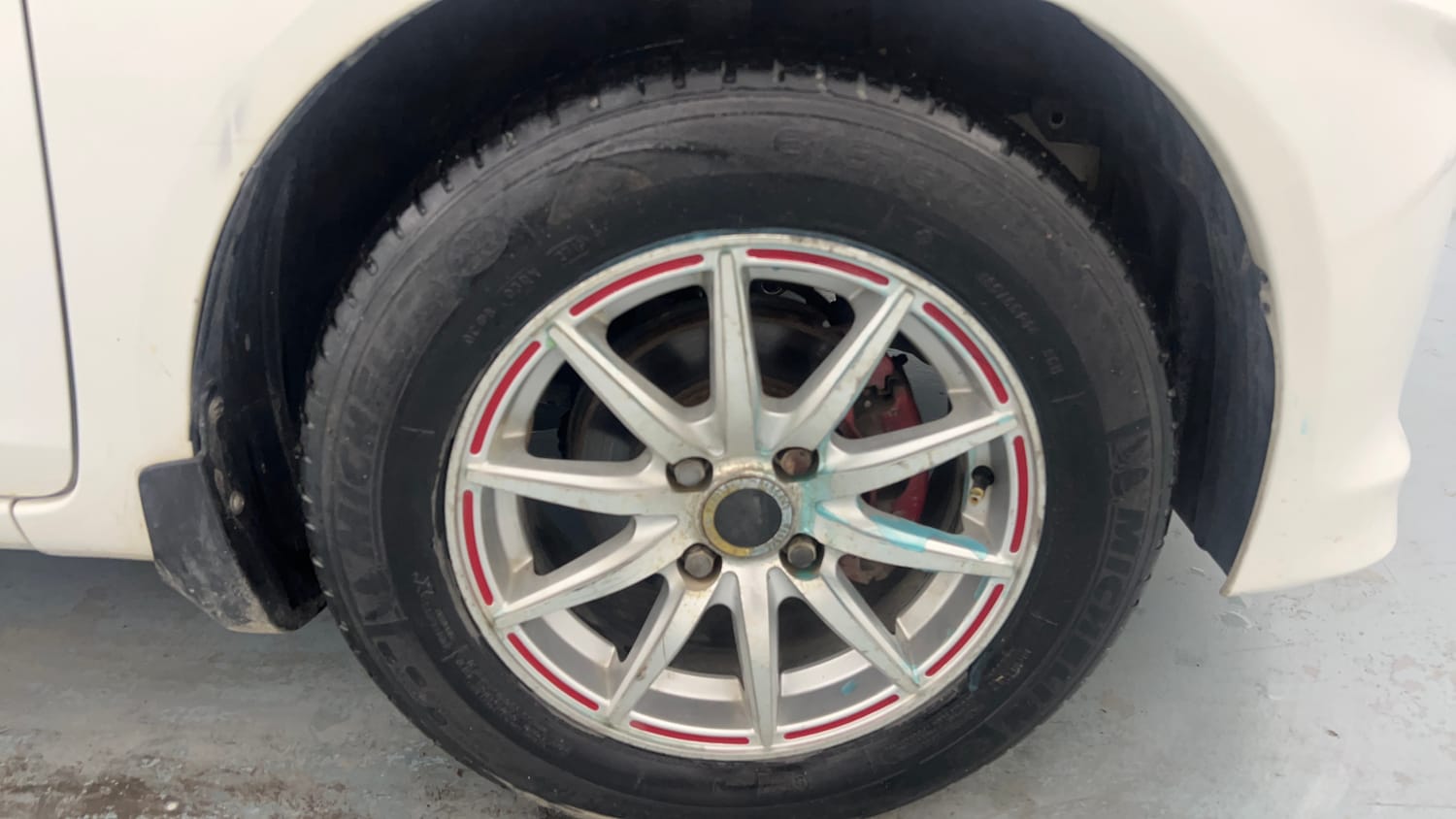 Used 2015 Honda Amaze 1.2 SX i-VTEC Petrol Manual tyres RIGHT FRONT TYRE RIM VIEW