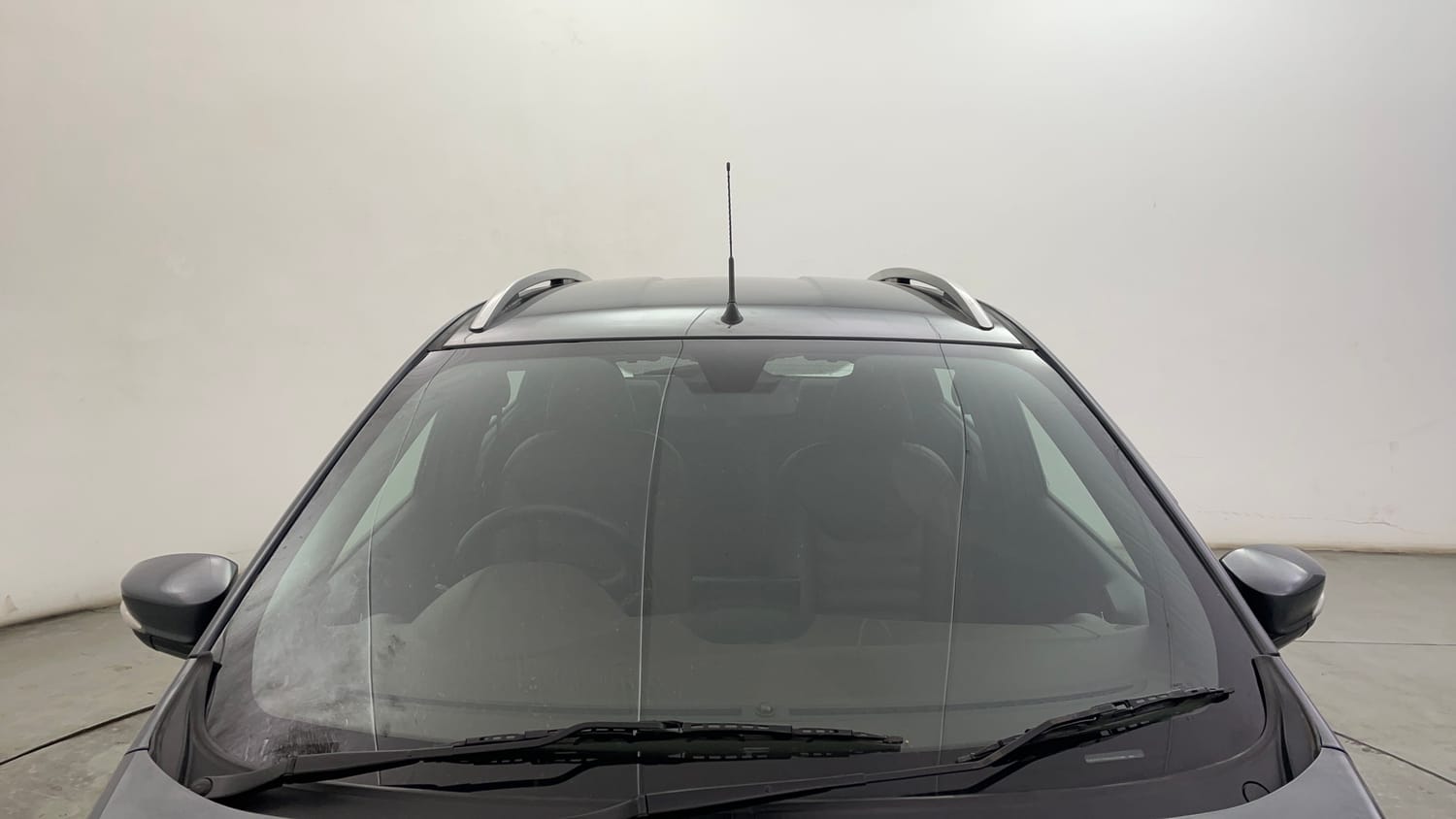 Used 2019 Ford Freestyle Titanium 1.2 Ti-VCT Petrol Manual exterior FRONT WINDSHIELD VIEW