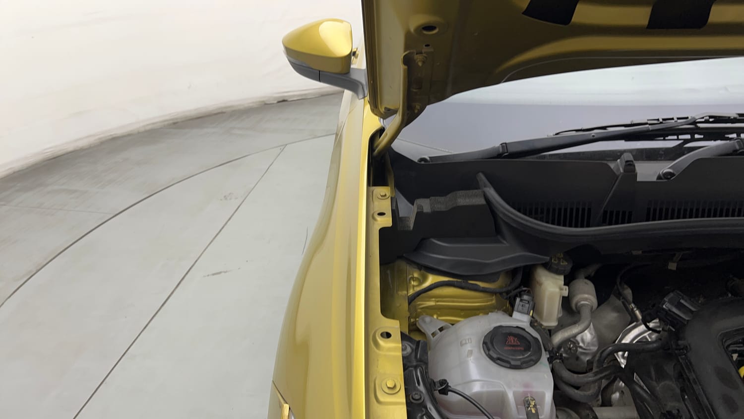 Used 2022 Volkswagen Taigun Topline 1.0 TSI AT Petrol Automatic engine ENGINE RIGHT SIDE HINGE & APRON VIEW