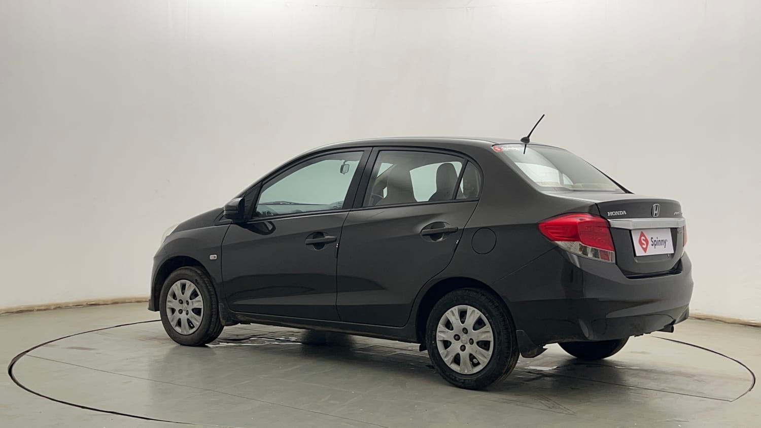 Used 2015 Honda Amaze 1.2 S i-VTEC Petrol Manual exterior LEFT REAR CORNER VIEW
