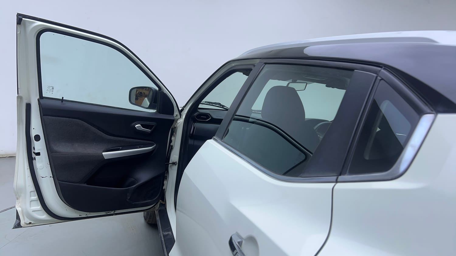 Used 2021 Nissan Magnite XV Premium Turbo CVT Petrol Automatic interior LEFT FRONT DOOR OPEN VIEW
