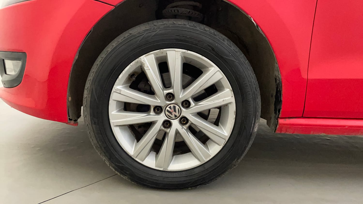 Used 2014 Volkswagen Polo Highline1.2L (P) Petrol Manual tyres LEFT FRONT TYRE RIM VIEW
