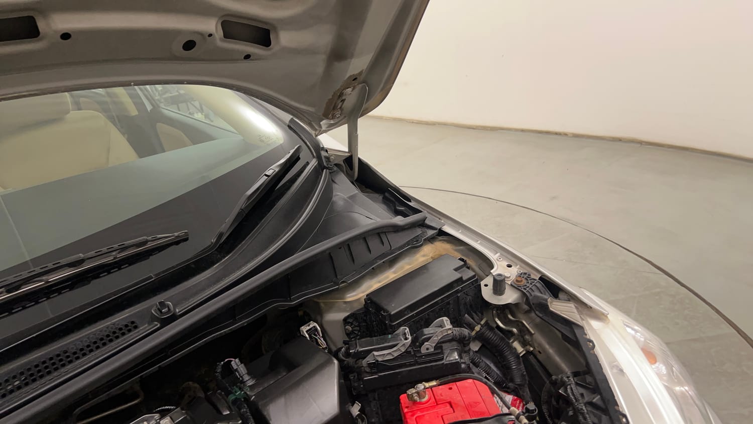 Used 2016 Honda City SV CVT Petrol Automatic engine ENGINE LEFT SIDE HINGE & APRON VIEW