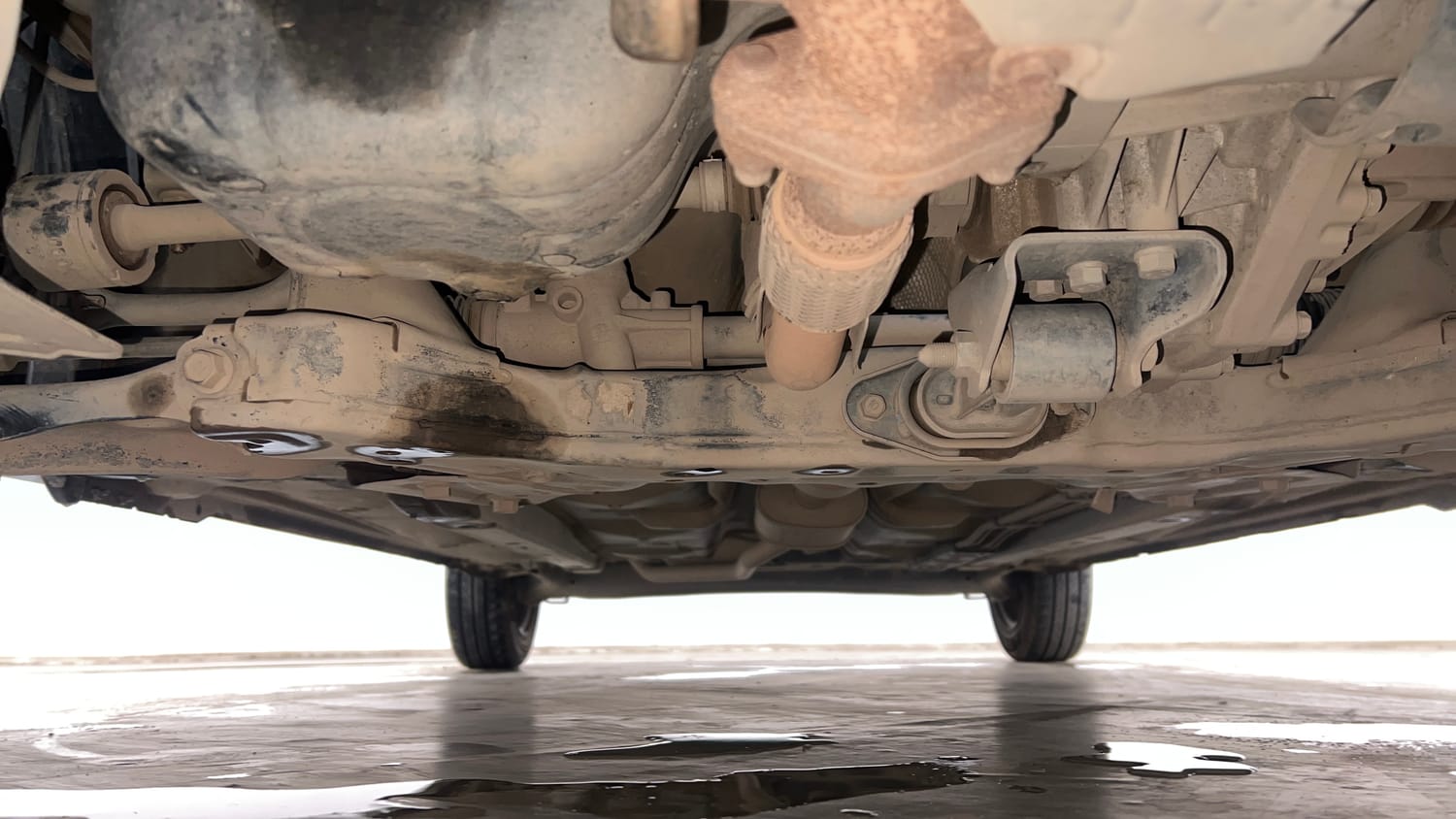 Used 2021 Hyundai Santro Sportz AMT Petrol Automatic extra FRONT LEFT UNDERBODY VIEW