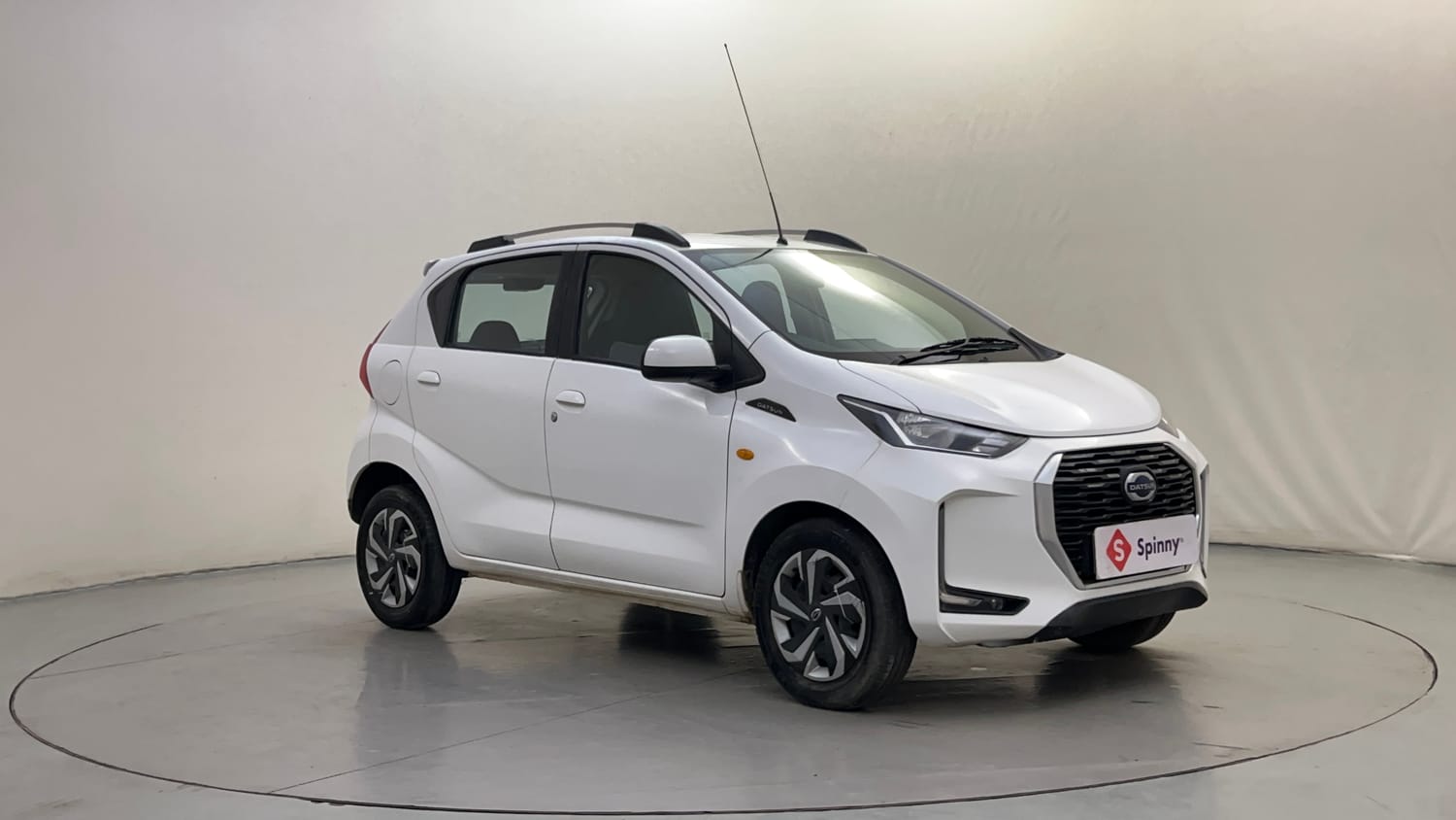 Used 2020 Datsun Redi-GO T(O) 1.0 AMT Petrol Automatic exterior RIGHT FRONT CORNER VIEW