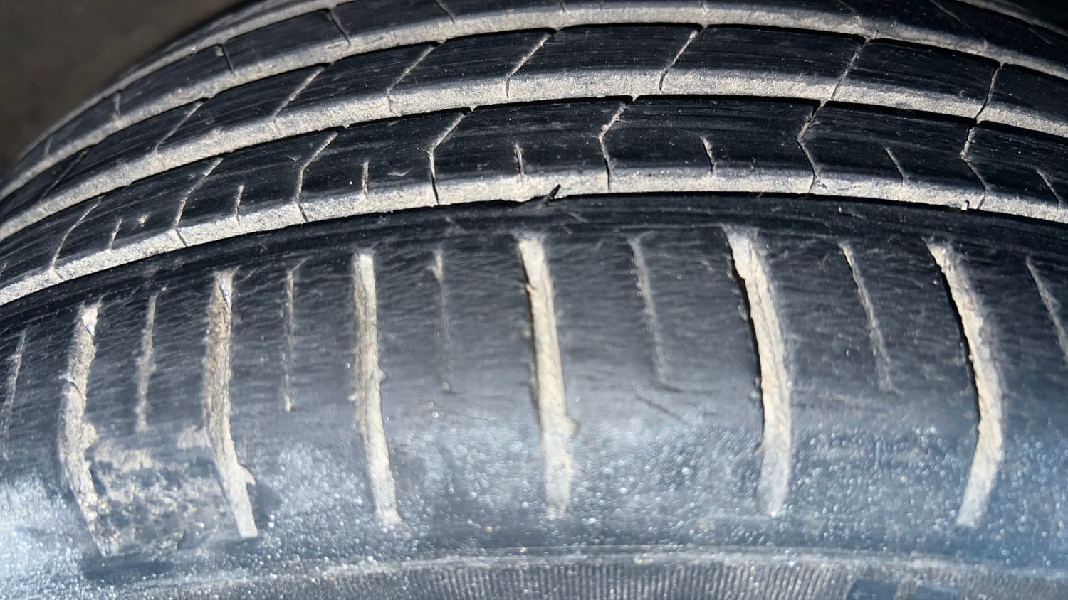 Used 2020 Maruti Suzuki Ciaz Alpha 1.5 AT Petrol Automatic tyres RIGHT FRONT TYRE TREAD VIEW