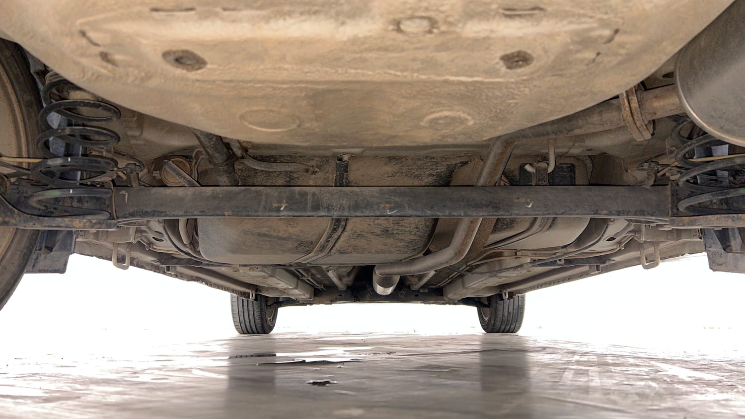 Used 2015 Maruti Suzuki Ciaz ZXI+ Petrol Manual extra REAR UNDERBODY VIEW (TAKEN FROM REAR)