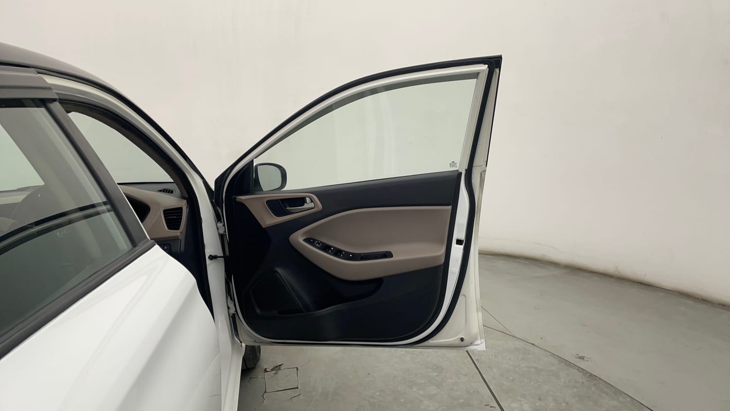 Used 2019 Hyundai Elite i20 Asta 1.2 (O) Petrol Manual interior RIGHT FRONT DOOR OPEN VIEW