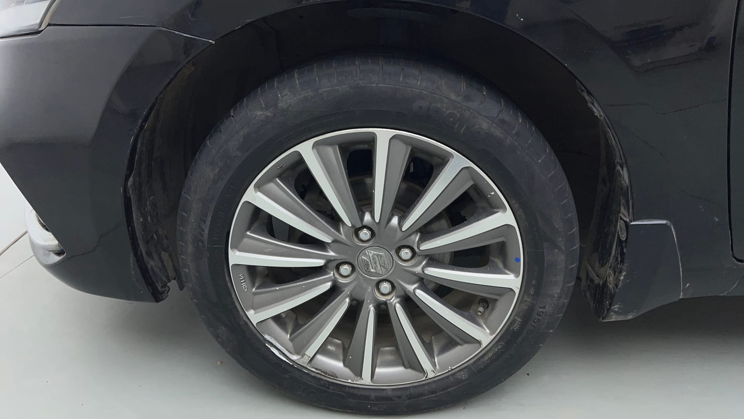 Used 2020 Maruti Suzuki Ciaz Alpha 1.5 AT Petrol Automatic tyres LEFT FRONT TYRE RIM VIEW