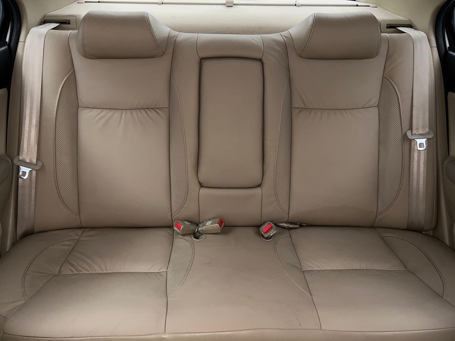 Used 2015 Maruti Suzuki Ciaz ZXI+ Petrol Manual interior REAR SEAT CONDITION VIEW