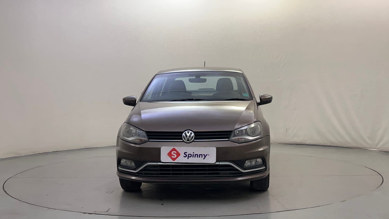 Used 2016 Volkswagen Ameo Highline1.2L (P) Petrol Manual exterior FRONT VIEW