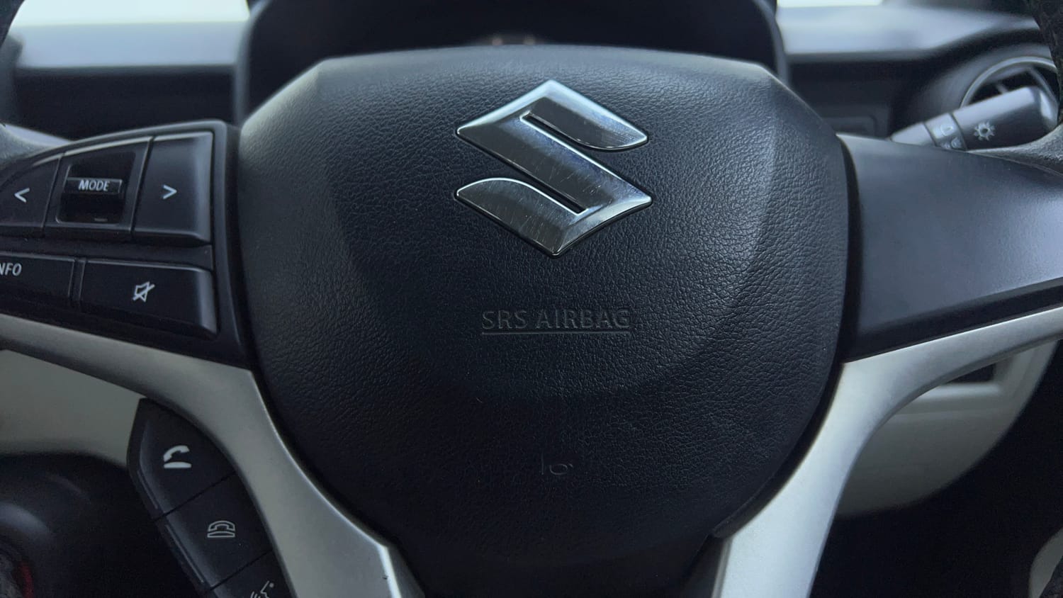Used 2021 Maruti Suzuki Ignis Zeta 1.2 MT Petrol Manual top_features Airbags