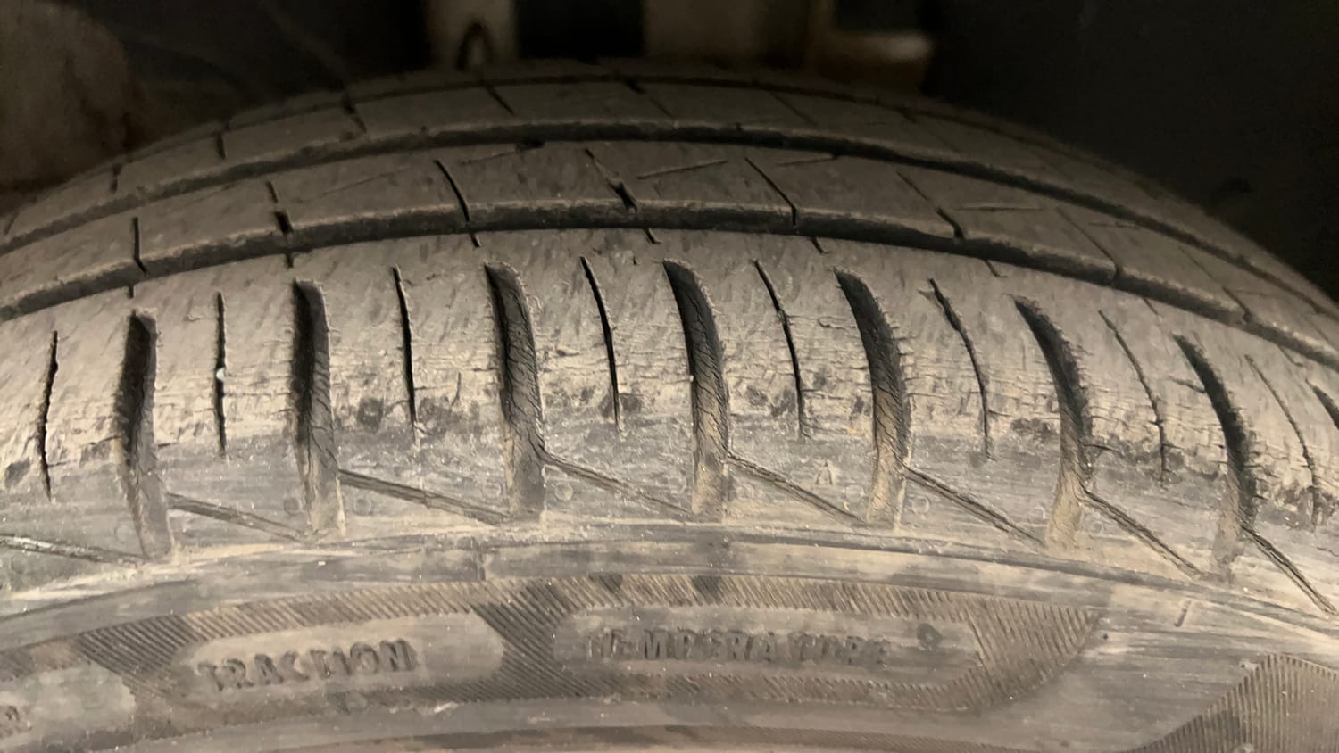 Used 2020 Renault Kwid RXL Petrol Manual tyres RIGHT FRONT TYRE TREAD VIEW