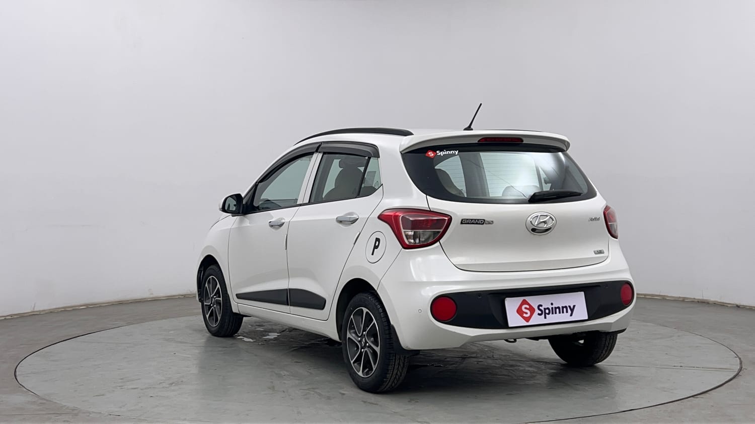 Used 2017 Hyundai Grand i10 Asta 1.2 Kappa VTVT Petrol Manual exterior LEFT REAR CORNER VIEW