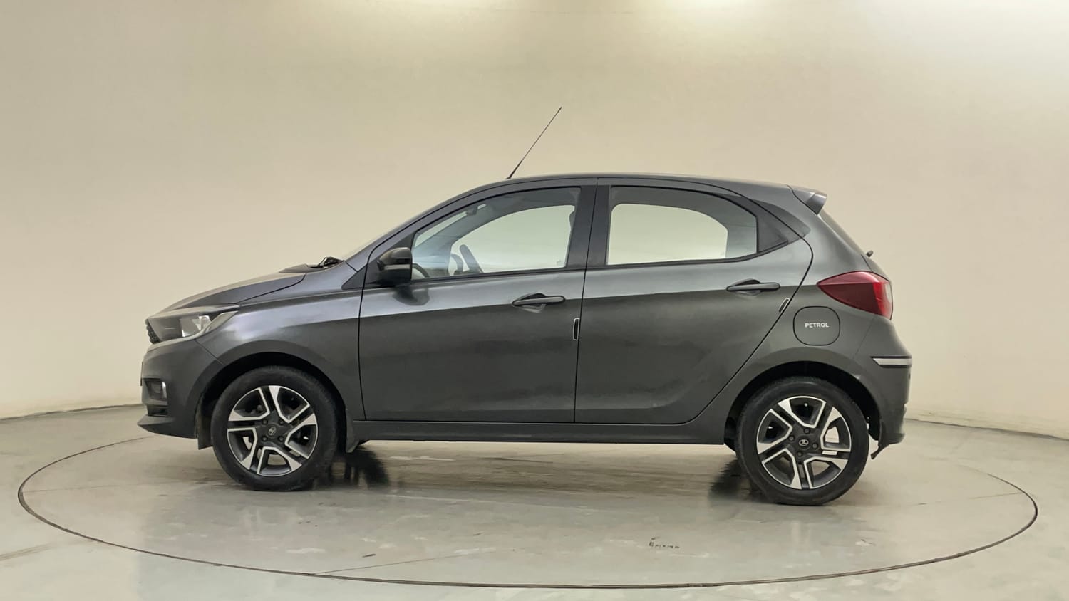 Used 2021 Tata Tiago XZ Plus Petrol Manual exterior LEFT SIDE VIEW
