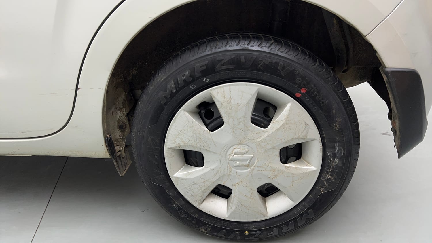 Used 2022 Maruti Suzuki Wagon R VXI 1.0 Petrol Manual tyres LEFT REAR TYRE RIM VIEW