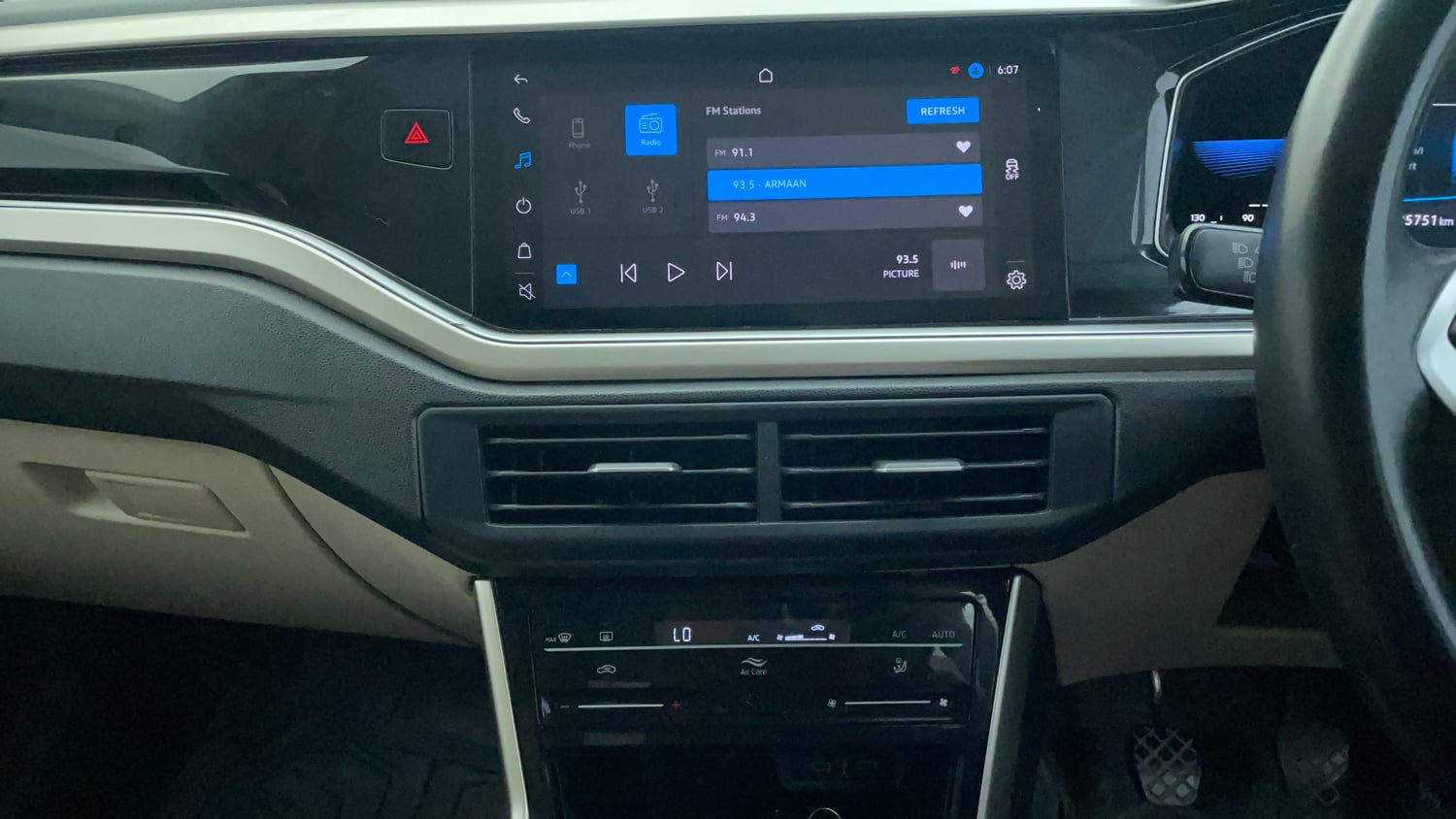 Used 2023 Volkswagen Virtus Topline 1.0 TSI MT Petrol Manual interior MUSIC SYSTEM & AC CONTROL VIEW