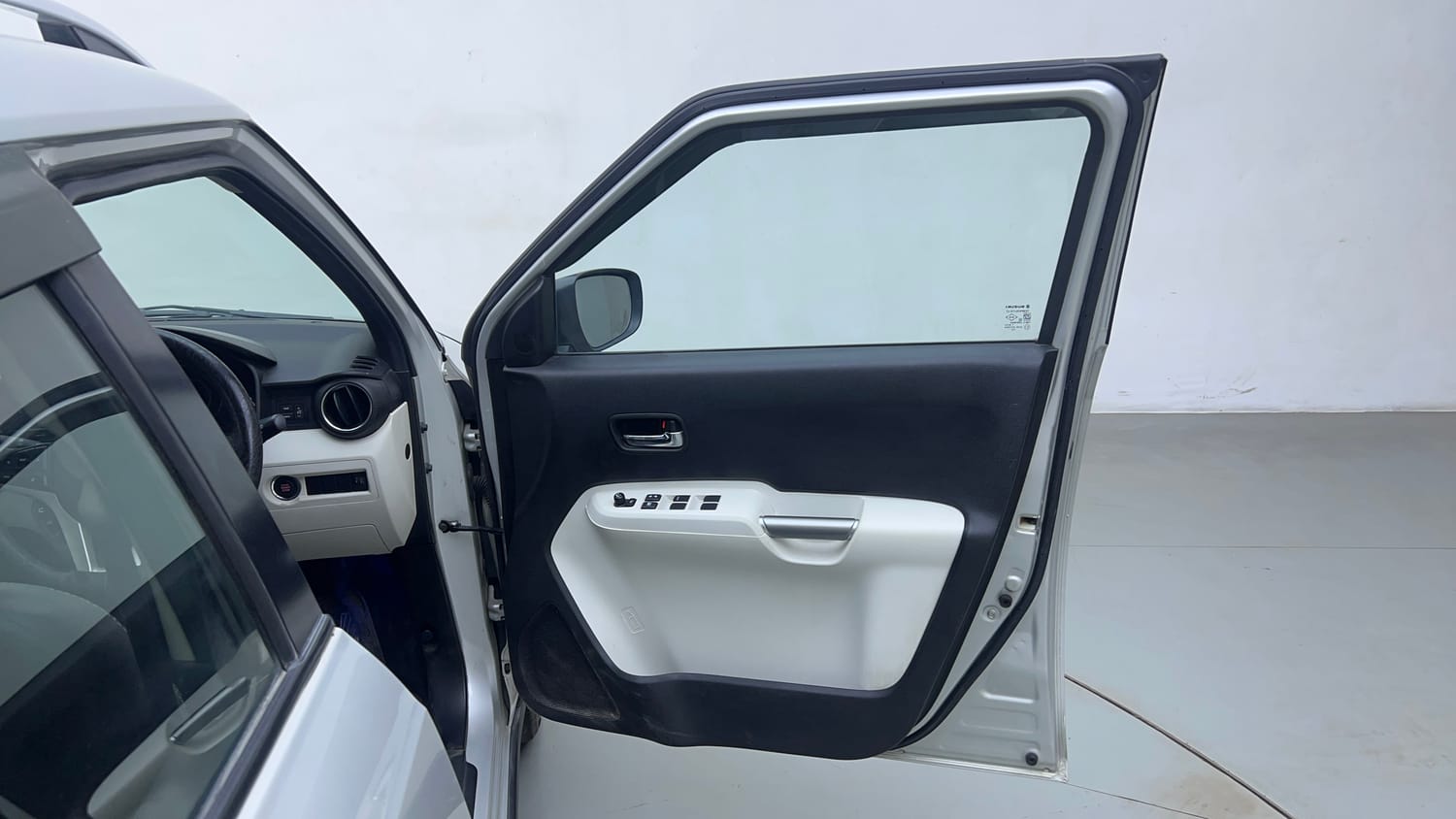 Used 2021 Maruti Suzuki Ignis Zeta 1.2 MT Petrol Manual interior RIGHT FRONT DOOR OPEN VIEW