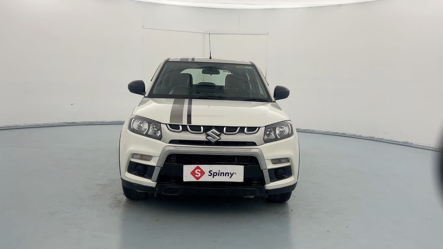 Used 2017 Maruti Suzuki Vitara Brezza LDi (O) Diesel Manual exterior RIGHT FRONT CORNER VIEW