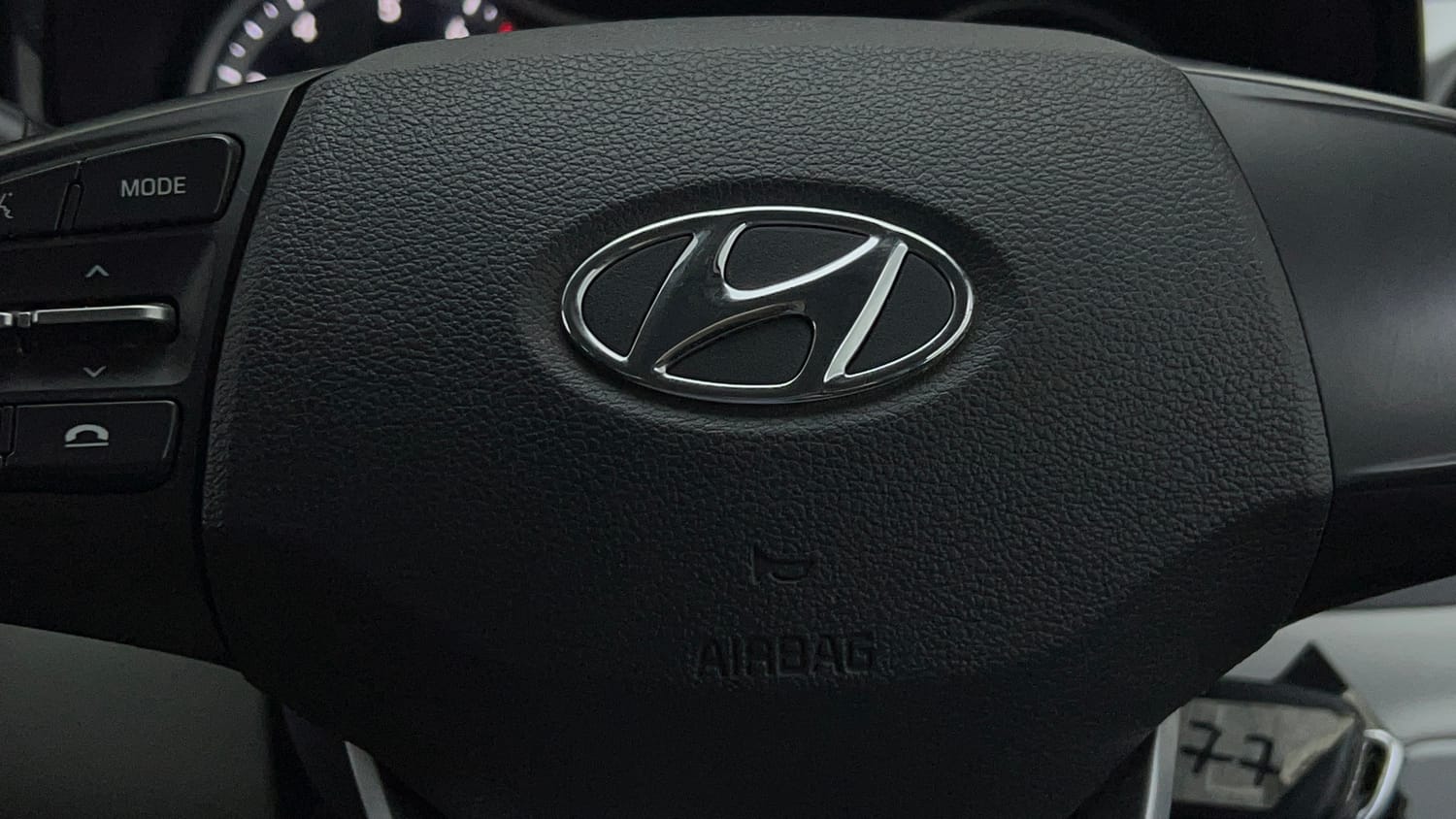 Used 2022 Hyundai Grand i10 Nios Sportz 1.2 Kappa VTVT Petrol Manual top_features Airbags