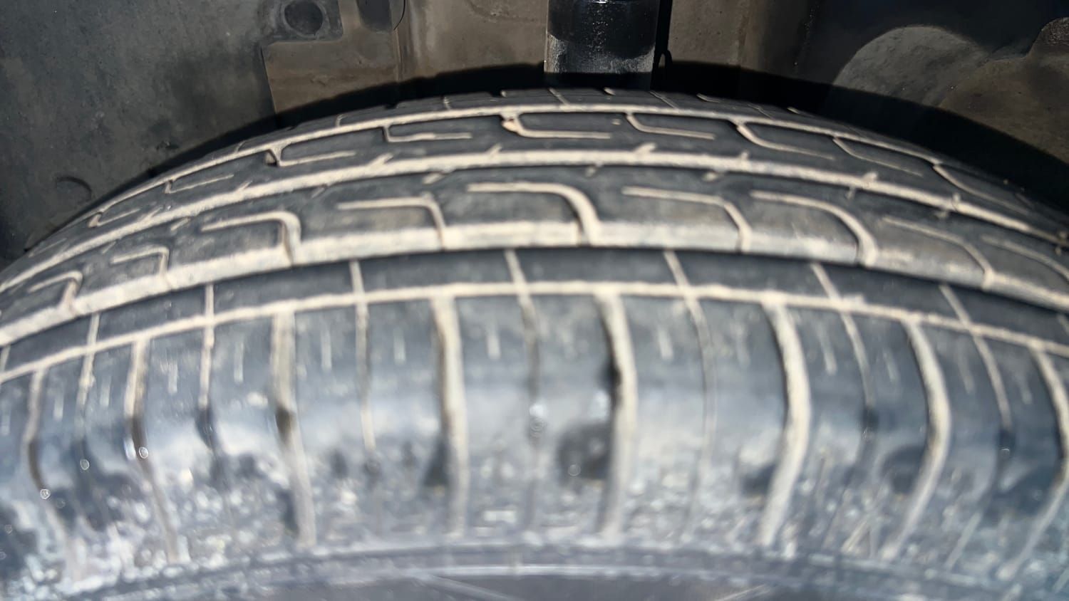 Used 2019 Renault Kwid RXT Opt Petrol Manual tyres LEFT FRONT TYRE TREAD VIEW