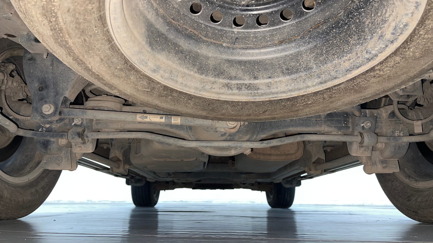 Used 2023 Mahindra Scorpio N Z8 L Petrol MT 7 STR Petrol Manual extra REAR UNDERBODY VIEW (TAKEN FROM REAR)