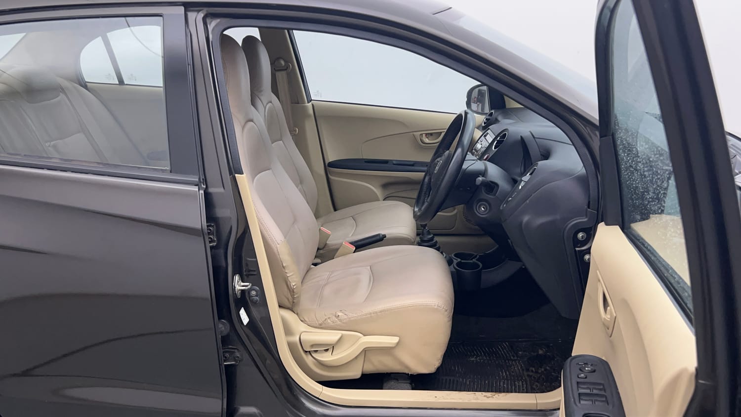 Used 2015 Honda Amaze 1.2 S i-VTEC Petrol Manual interior RIGHT SIDE FRONT DOOR CABIN VIEW