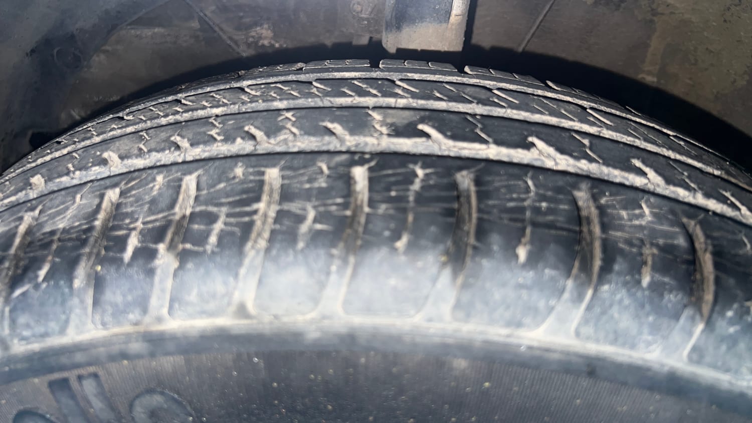 Used 2018 Maruti Suzuki Dzire VXi Petrol Manual tyres LEFT FRONT TYRE TREAD VIEW