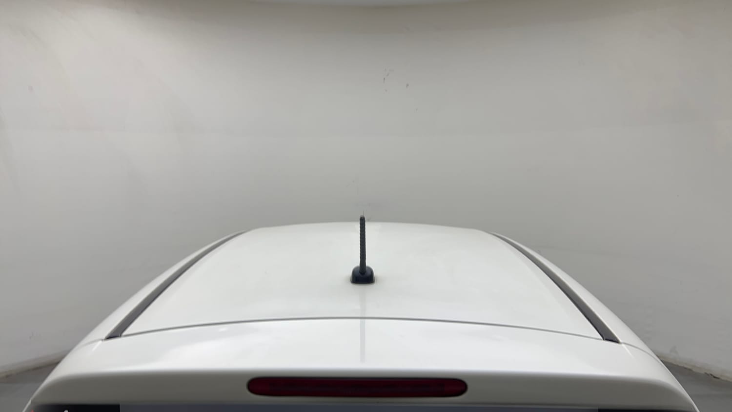Used 2015 Maruti Suzuki Swift Lxi (O) Petrol Manual exterior EXTERIOR ROOF VIEW