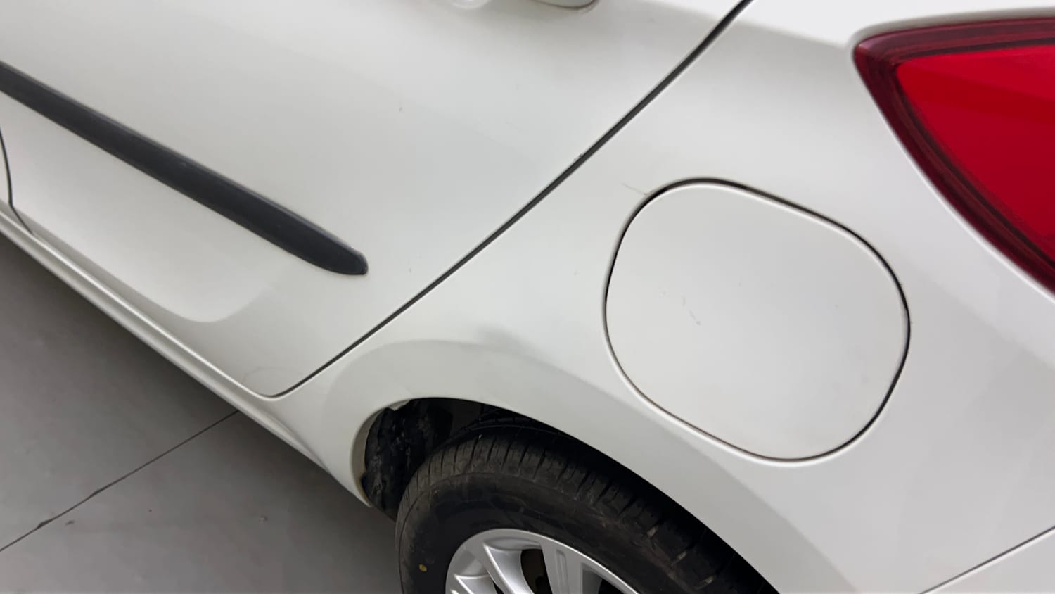 Used 2018 Tata Tiago Revotron XZ Petrol Manual dents MINOR DENT