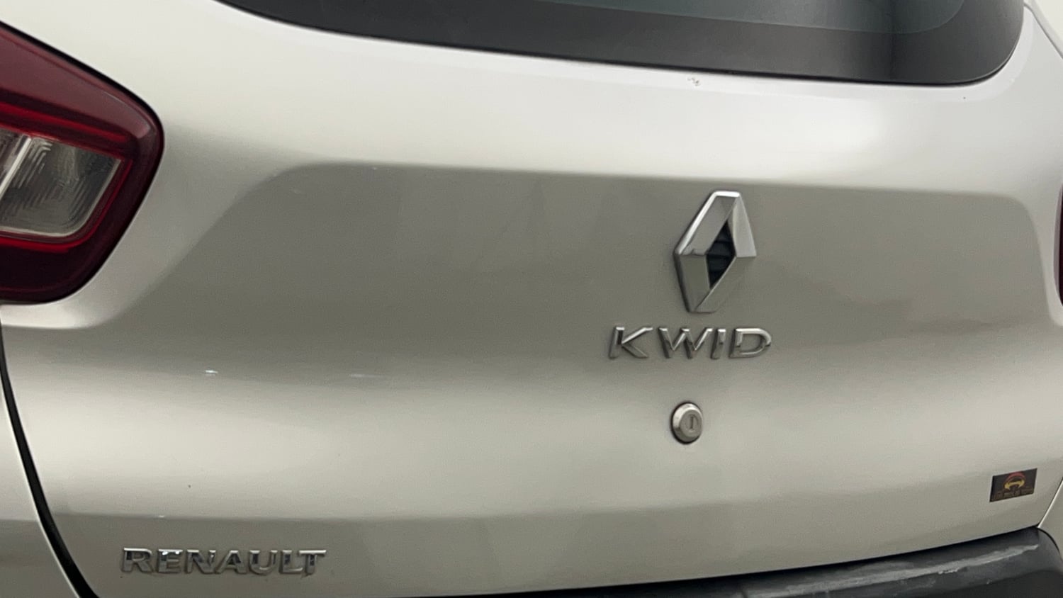 Used 2020 Renault Kwid RXL Petrol Manual dents MINOR SCRATCH