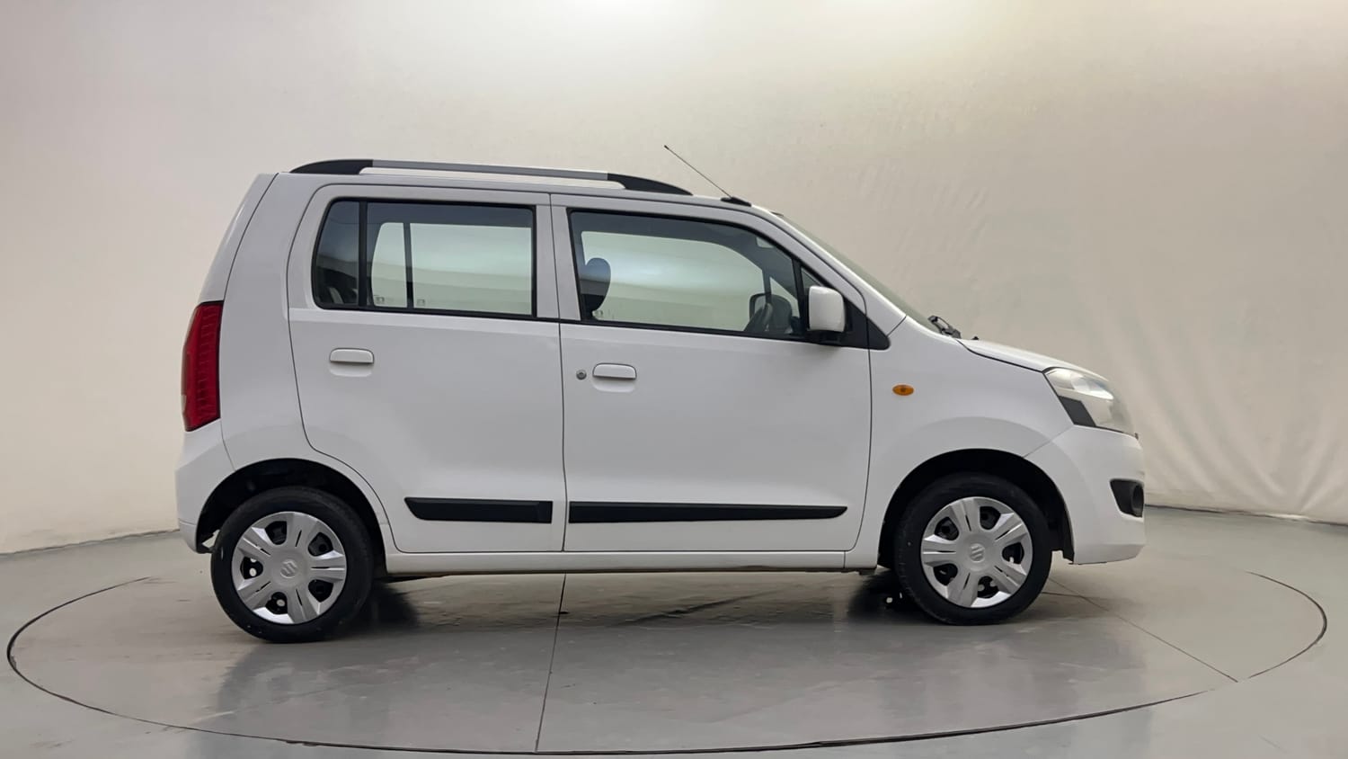 Used 2016 Maruti Suzuki Wagon R 1.0 VXI AMT Petrol Automatic exterior RIGHT SIDE VIEW