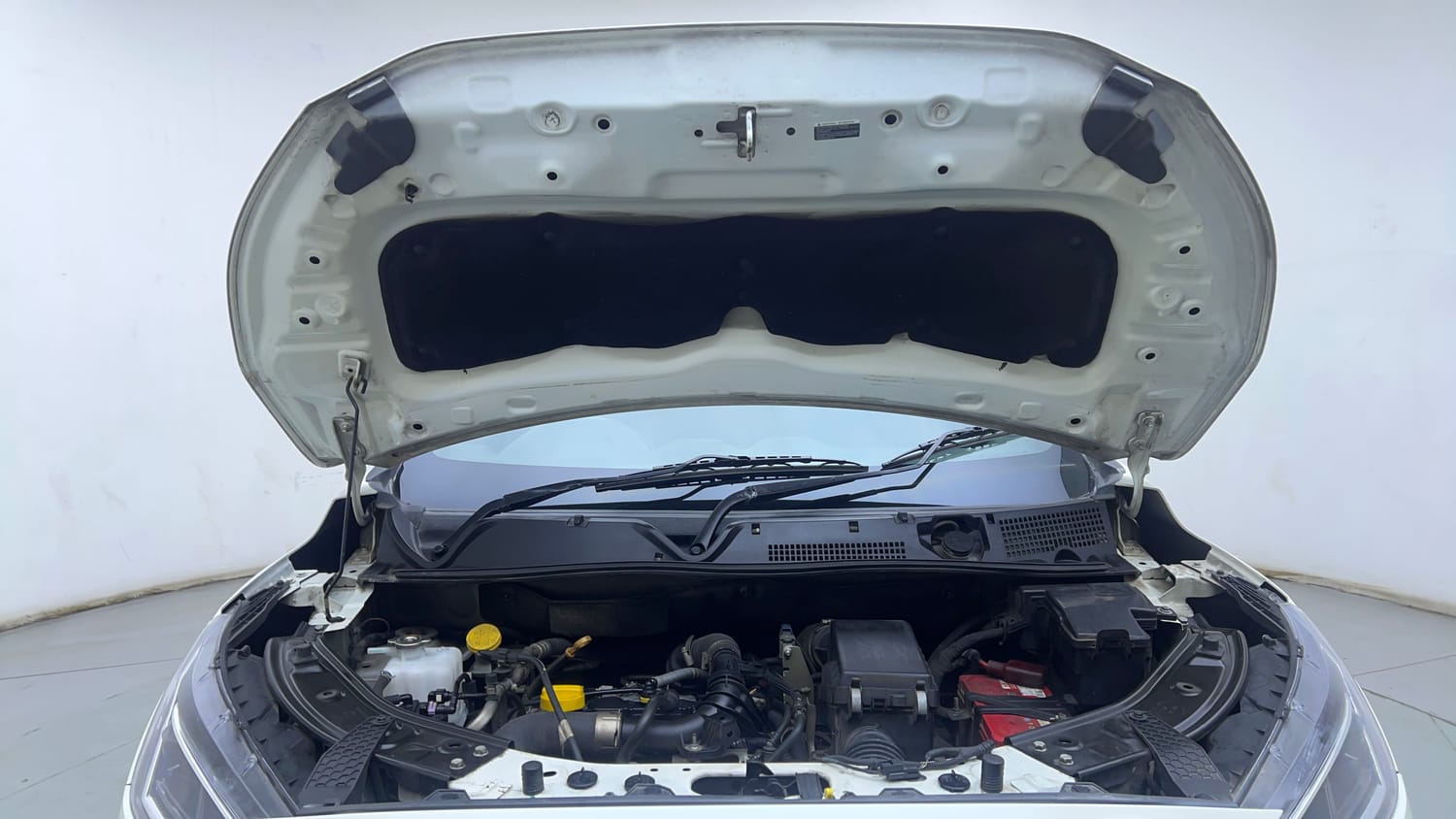 Used 2021 Nissan Magnite XV Premium Turbo CVT Petrol Automatic engine ENGINE & BONNET OPEN FRONT VIEW