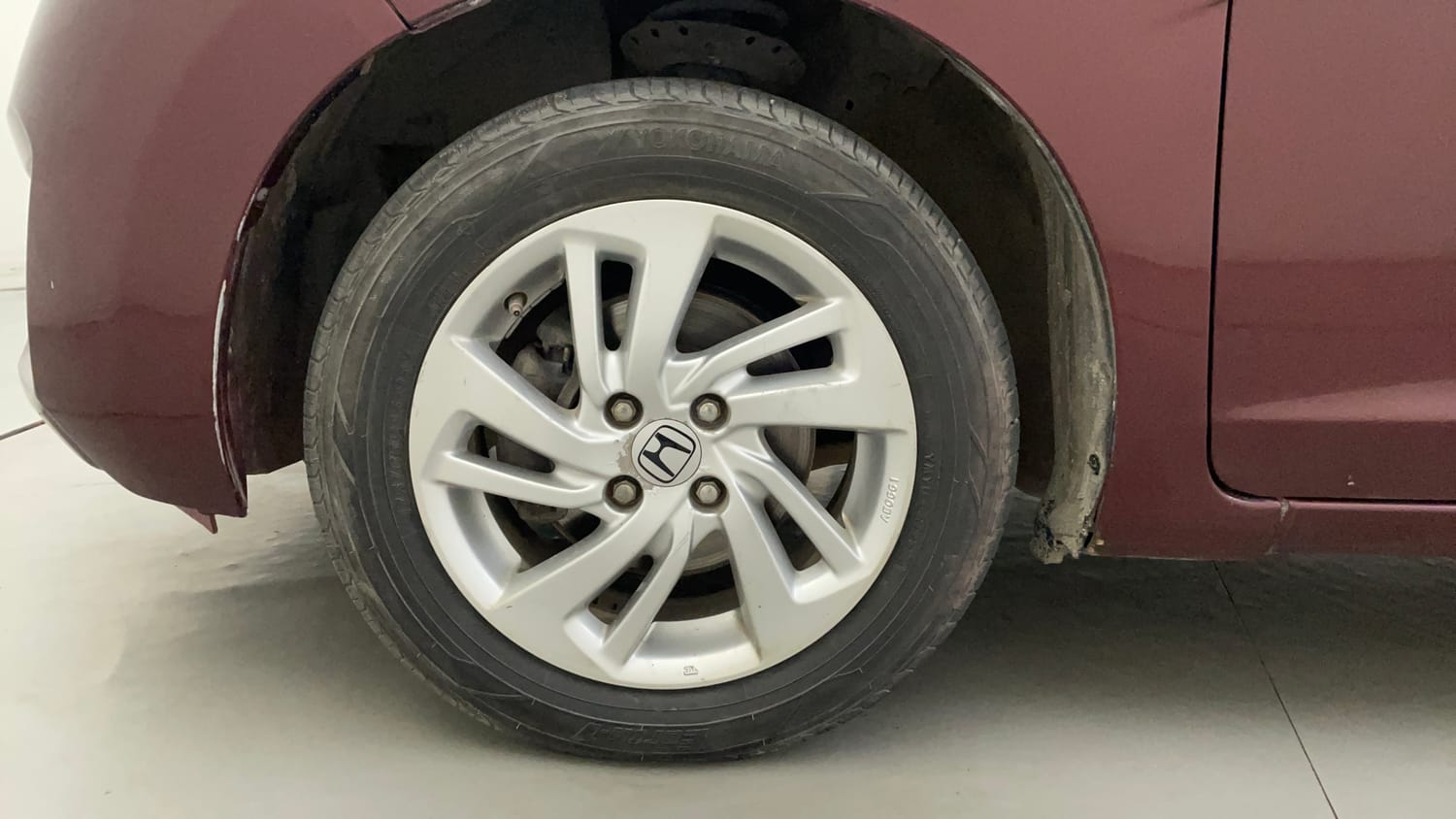 Used 2017 Honda Jazz V AT Petrol Petrol Automatic tyres LEFT FRONT TYRE RIM VIEW