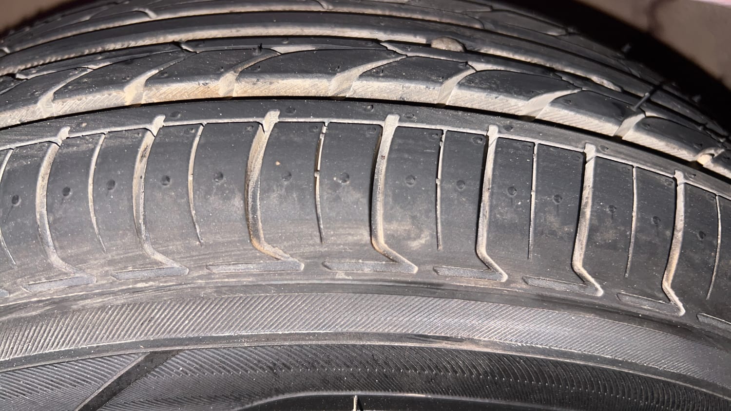 Used 2012 Hyundai i10 Sportz 1.2 Kappa2 Petrol Manual tyres LEFT FRONT TYRE TREAD VIEW