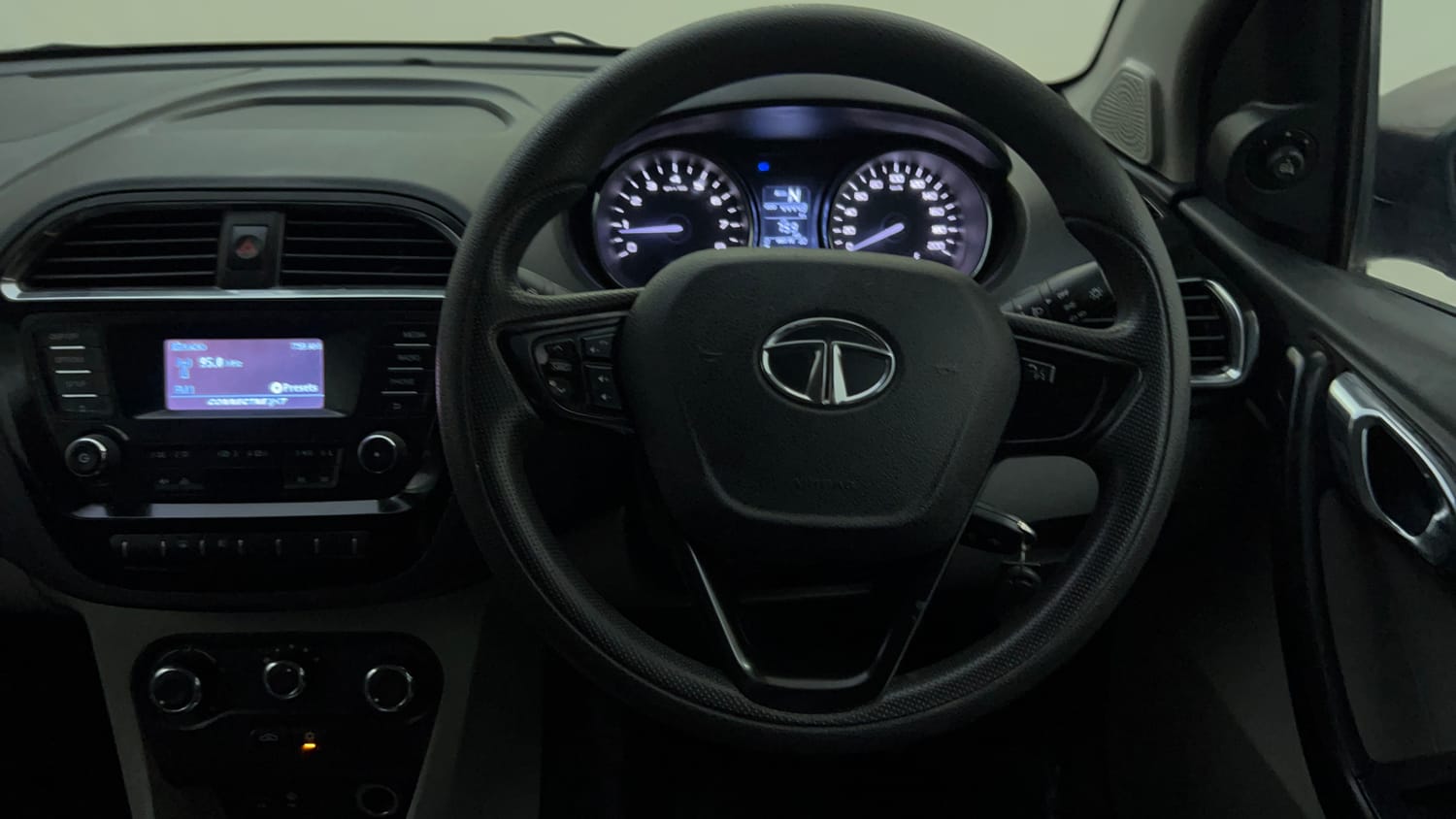 Used 2018 Tata Tiago Revotron XZA Petrol Automatic top_features Steering mounted controls