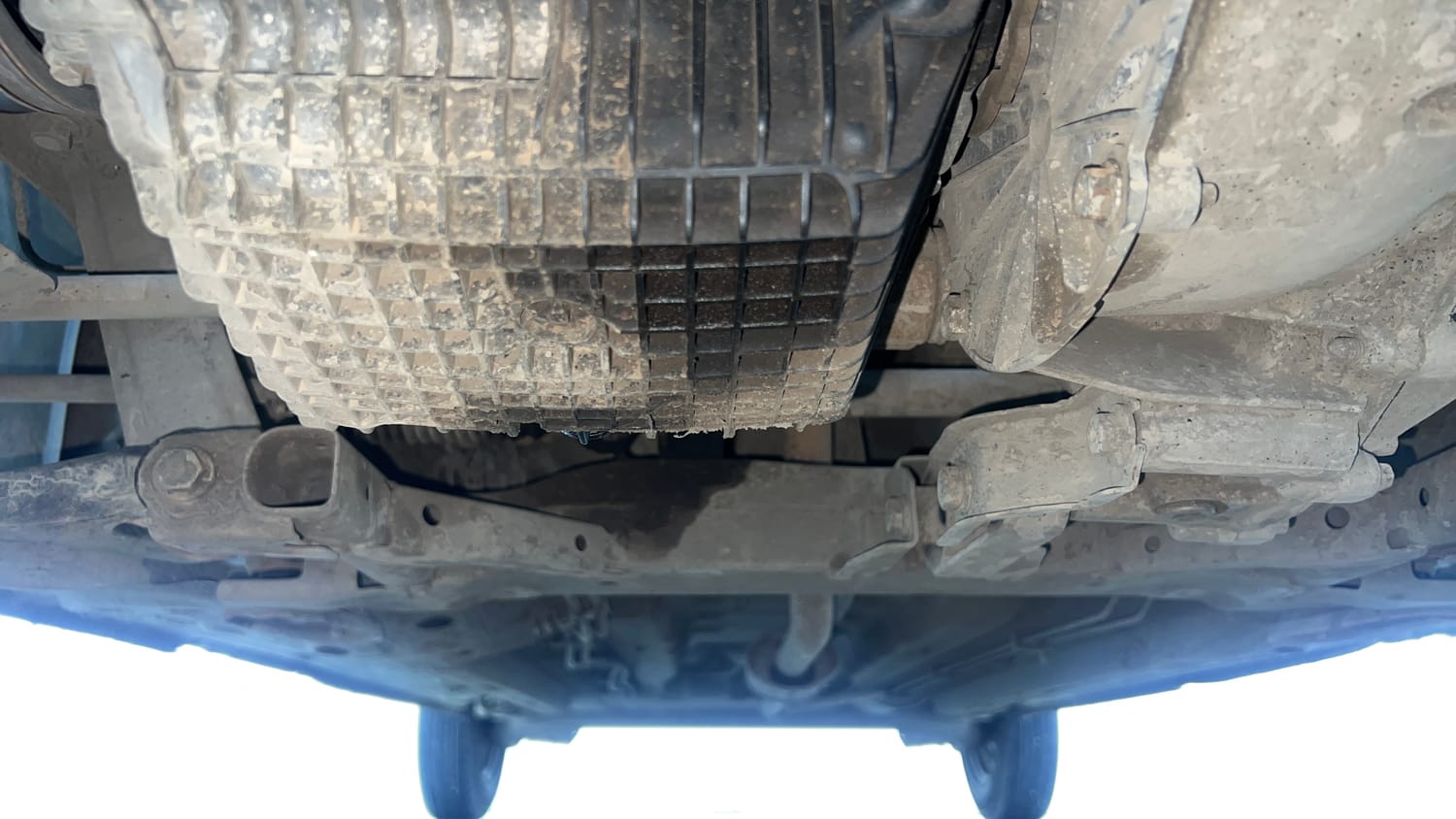 Used 2019 Renault Kwid RXT Opt Petrol Manual extra FRONT LEFT UNDERBODY VIEW