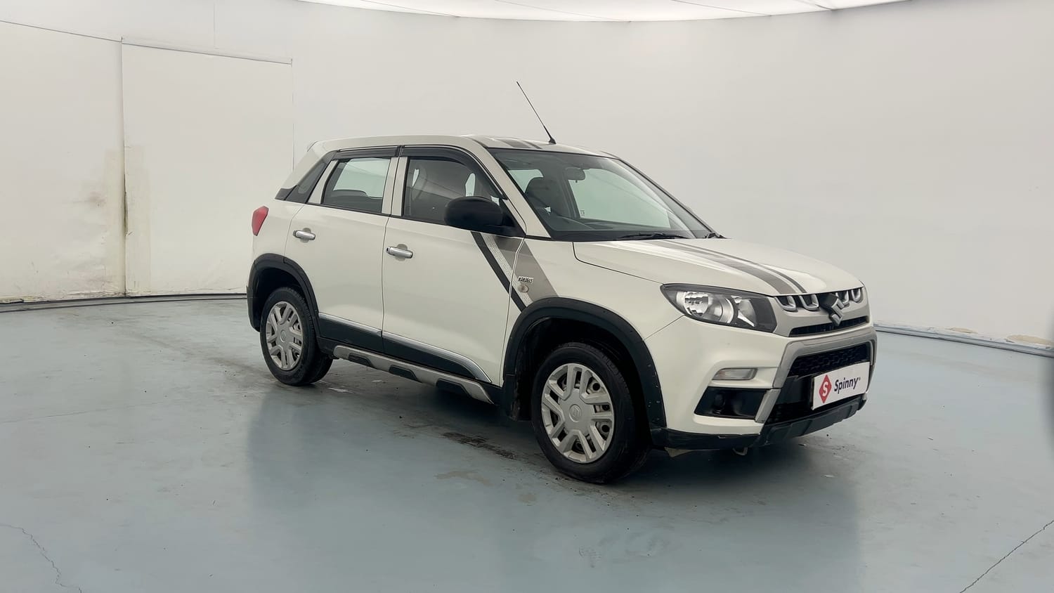 Used 2017 Maruti Suzuki Vitara Brezza LDi (O) Diesel Manual exterior RIGHT SIDE VIEW