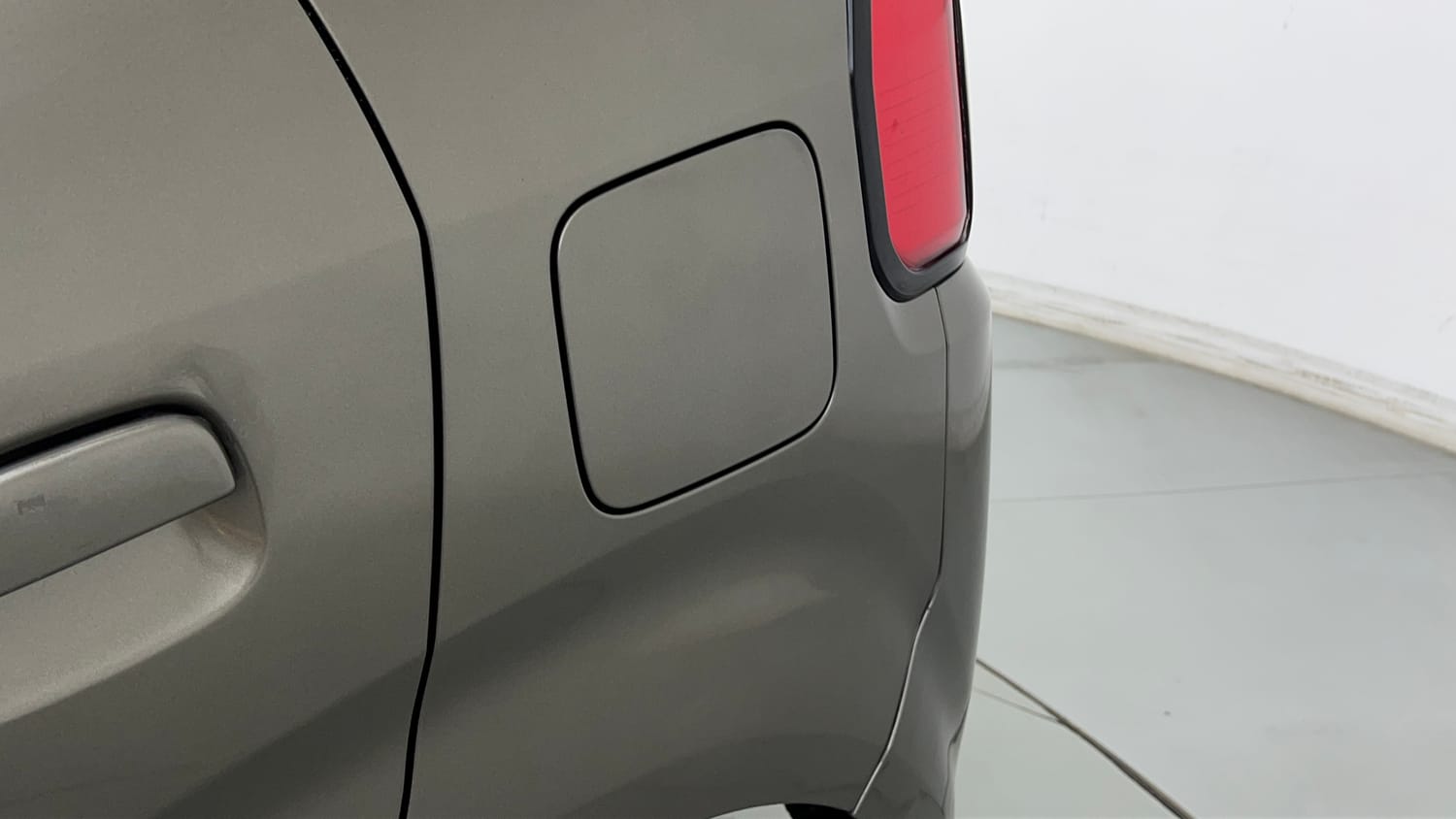 Used 2023 Maruti Suzuki Wagon R ZXI Plus 1.2 AGS Petrol Automatic dents MINOR SCRATCH