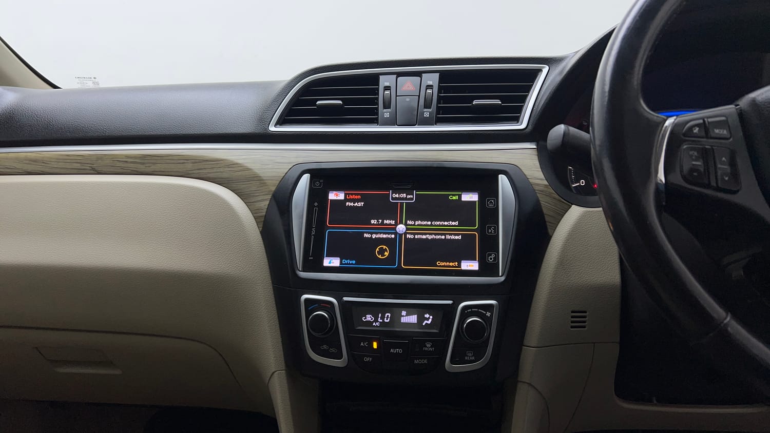 Used 2020 Maruti Suzuki Ciaz Alpha 1.5 AT Petrol Automatic interior MUSIC SYSTEM & AC CONTROL VIEW