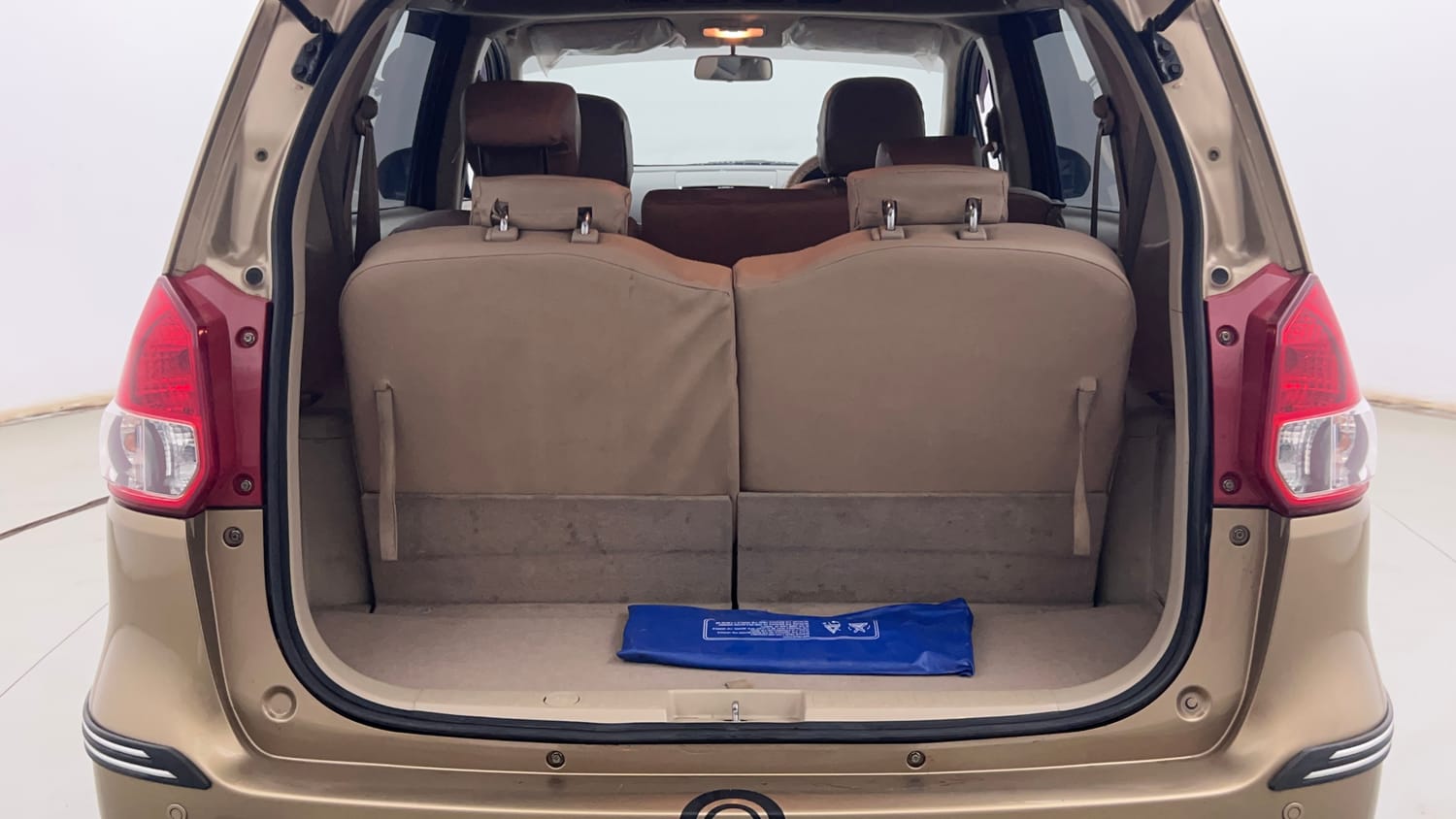 Used 2016 Maruti Suzuki Ertiga ZXI Petrol Manual interior DICKY INSIDE VIEW