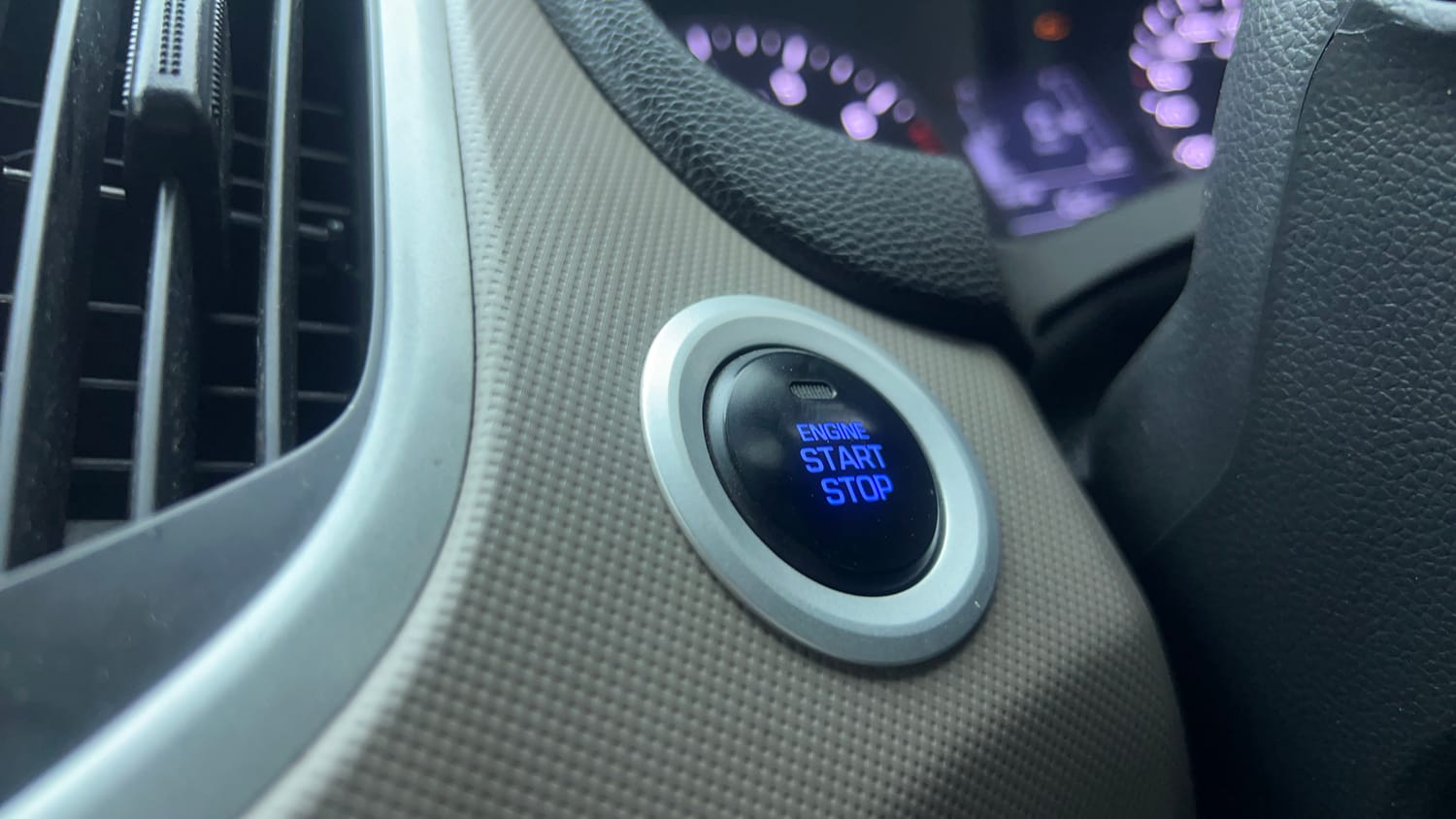 Used 2018 Hyundai Creta SX Plus 1.6 AT Petrol Petrol Automatic top_features Keyless start